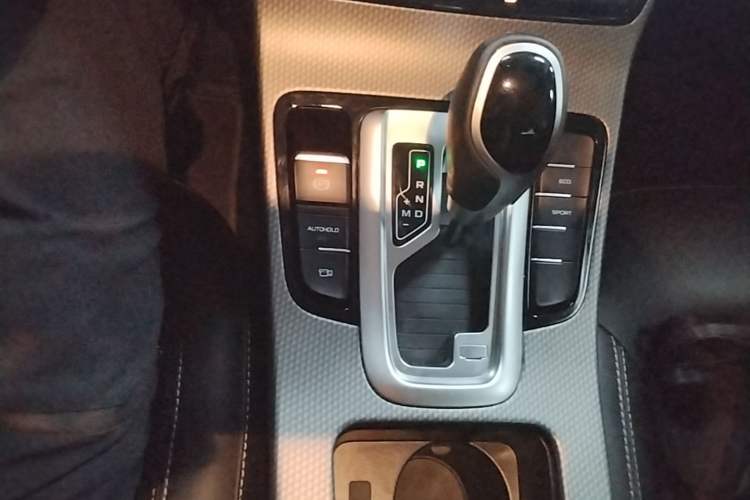 Used Geely Auto Emgrand GS 2018 Elegant Edition 1.8L Automatic LingShang Model Gear Lever