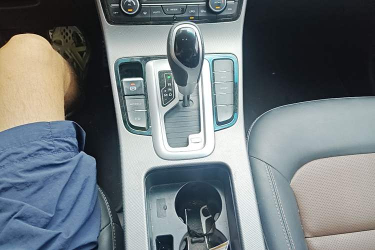 Used Geely Auto Emgrand GS 2018 Lingchao Edition 1.4T Automatic ZhenShang Smart Connectivity Model Gear Lever