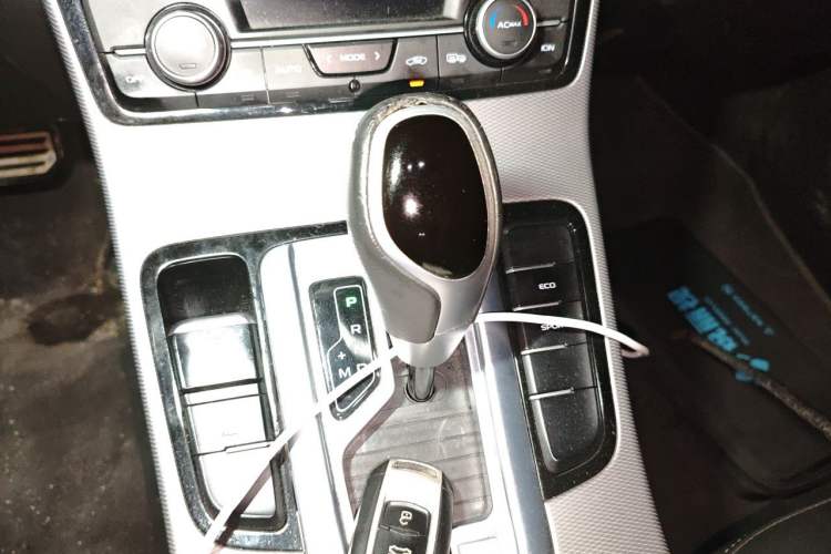 Used Geely Auto Emgrand GS 2018 Sport Edition 1.4T Automatic LingShang Model Gear Lever