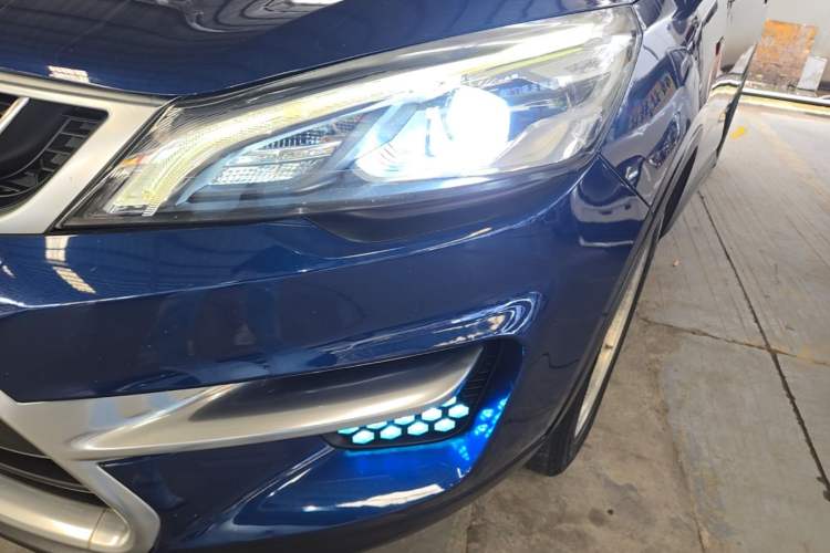 Used Geely Auto Emgrand GS 2018 Sport Edition 1.4T Automatic LingShang Model Left Front Headlight