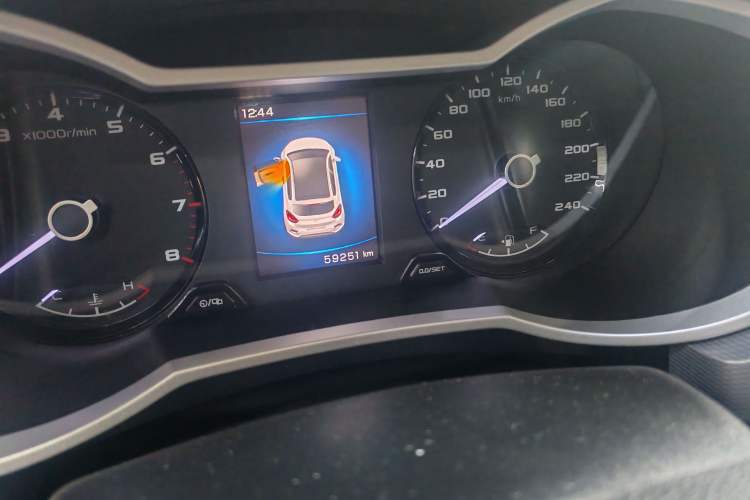 Used Geely Auto Emgrand GS 2018 Lingchao Edition 1.4T Automatic ZhenShang Smart Connectivity Model Odometer Close Up
