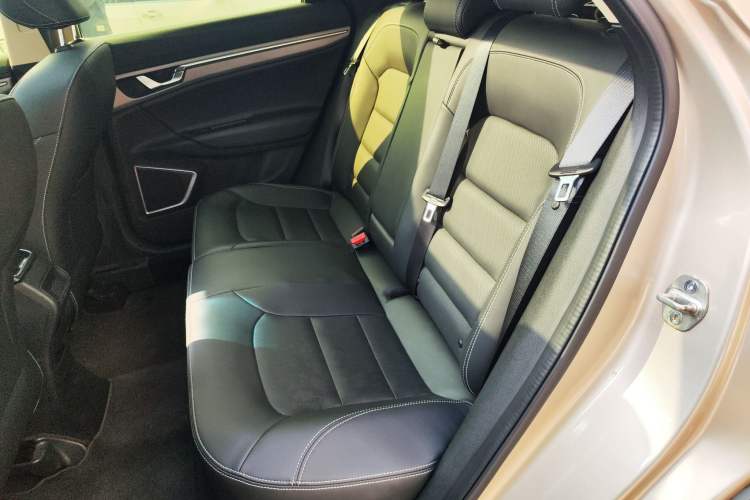 Used Geely Auto Emgrand GS 2018 Lingchao Edition 1.4T Automatic LingShang Smart Connectivity Model Left Rear Seat