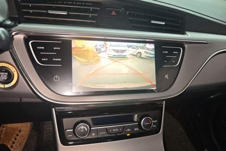 Used Geely Auto Emgrand GS 2018 Lingchao Edition 1.4T Automatic LingShang Smart Connectivity Model Audio And AC Panel