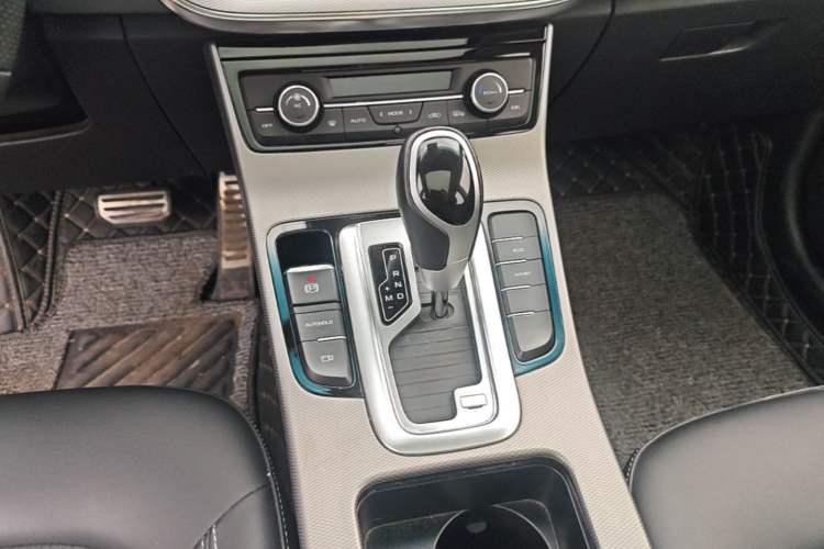 Used Geely Auto Emgrand GS 2018 Sport Edition 1.4T Automatic LingShang Model Gear Lever