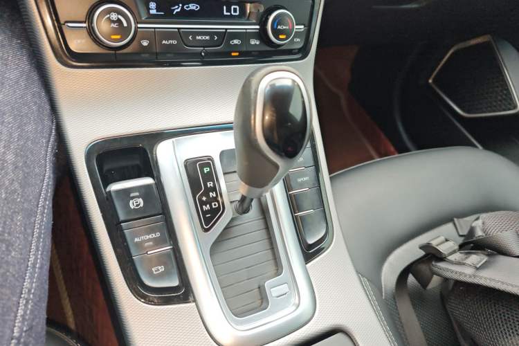 Used Geely Auto Emgrand GS 2018 Sport Edition 1.8L Automatic LingShang Model Gear Lever