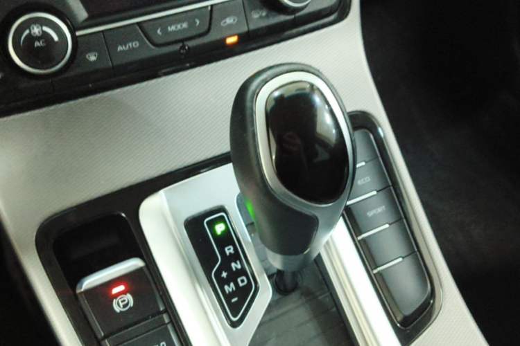 Used Geely Auto Emgrand GS 2018 Lingchao Edition 1.4T Automatic LingShang Smart Connectivity Model Gear Lever