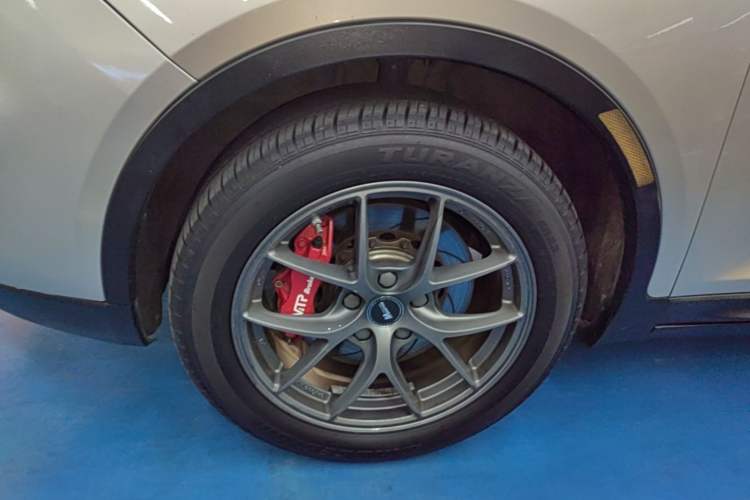 Used Geely Auto Emgrand GS 2018 Sport Edition 1.4T Automatic LingShang Model Left Front Wheel Hub