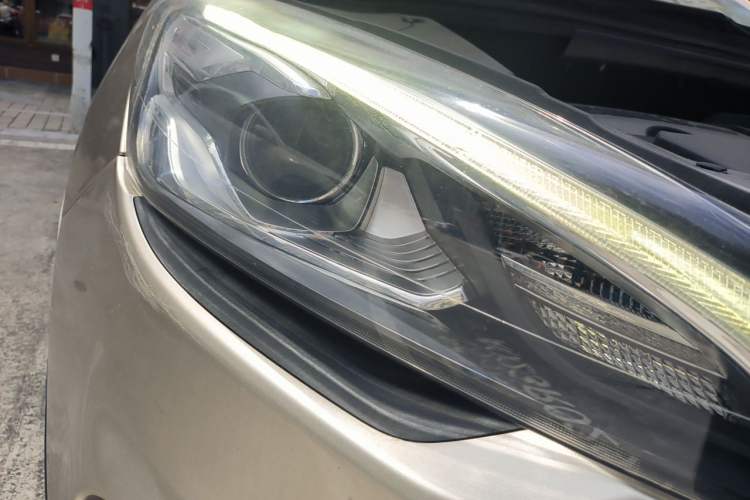 Used Geely Auto Emgrand GS 2018 Sport Edition 1.8L Automatic LingShang Model Right Front Headlight