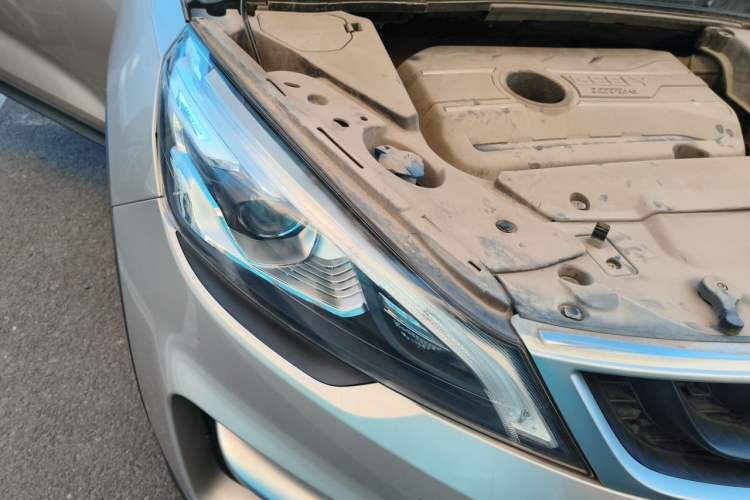 Used Geely Auto Emgrand GS 2018 Sport Edition 1.4T Automatic LingShang Model Right Front Headlight
