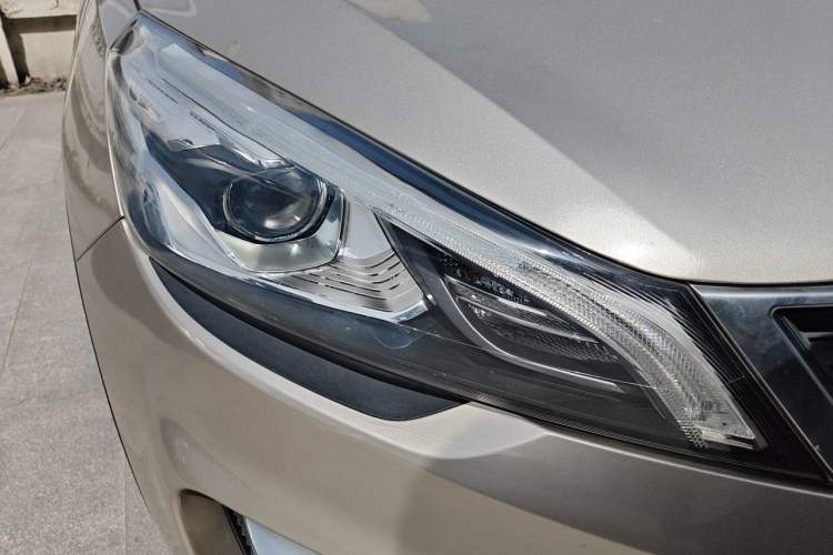 Used Geely Auto Emgrand GS 2018 Sport Edition 1.4T Automatic ZhenShang Model Right Front Headlight