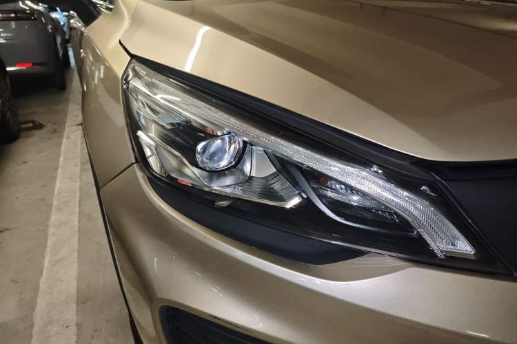 Used Geely Auto Emgrand GS 2018 Lingchao Edition 1.4T Automatic LingShang Smart Connectivity Model Right Front Headlight