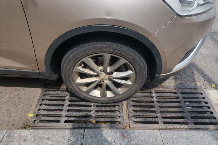 Used Geely Auto Emgrand GS 2018 Elegant Edition 1.8L Automatic LingShang Model Right Front Wheel Hub