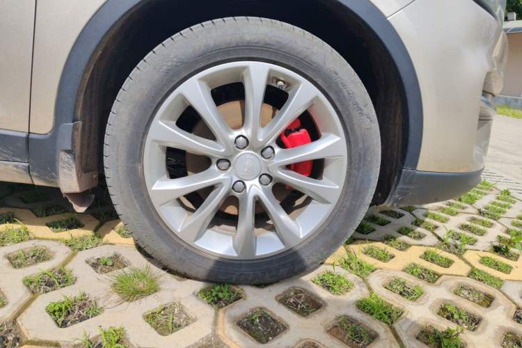 Used Geely Auto Emgrand GS 2018 Sport Edition 1.4T Manual LingShang Model Right Front Wheel Hub