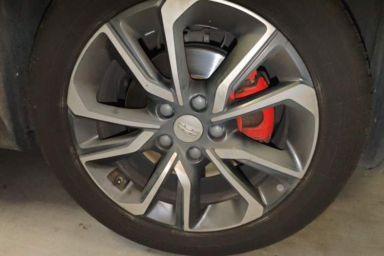 Used Geely Auto Emgrand GS 2018 Lingchao Edition 1.4T Automatic LingShang Smart Connectivity Model Right Front Wheel Hub
