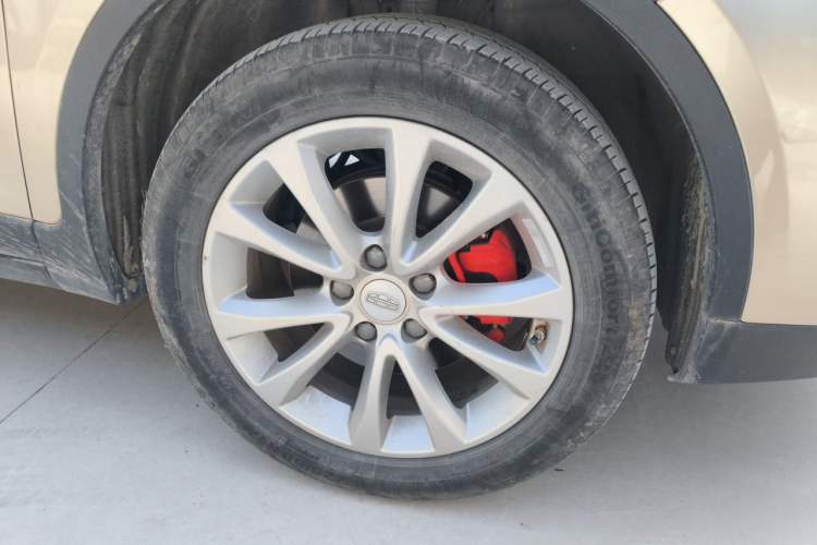 Used Geely Auto Emgrand GS 2018 Sport Edition 1.8L Automatic LingShang Model Right Front Wheel Hub