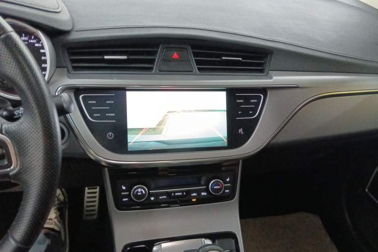 Used Geely Auto Emgrand GS 2018 Lingchao Edition 1.4T Automatic ZhenShang Smart Connectivity Model Audio And AC Panel