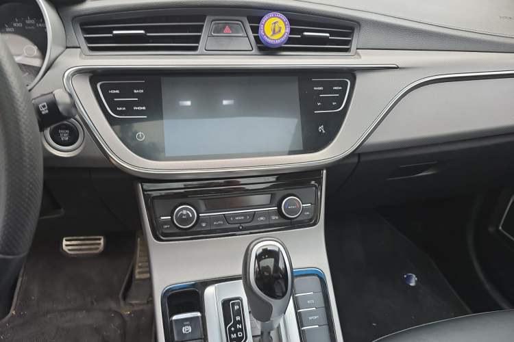 Used Geely Auto Emgrand GS 2018 Lingchao Edition 1.4T Automatic LingShang Smart Connectivity Model Audio And AC Panel