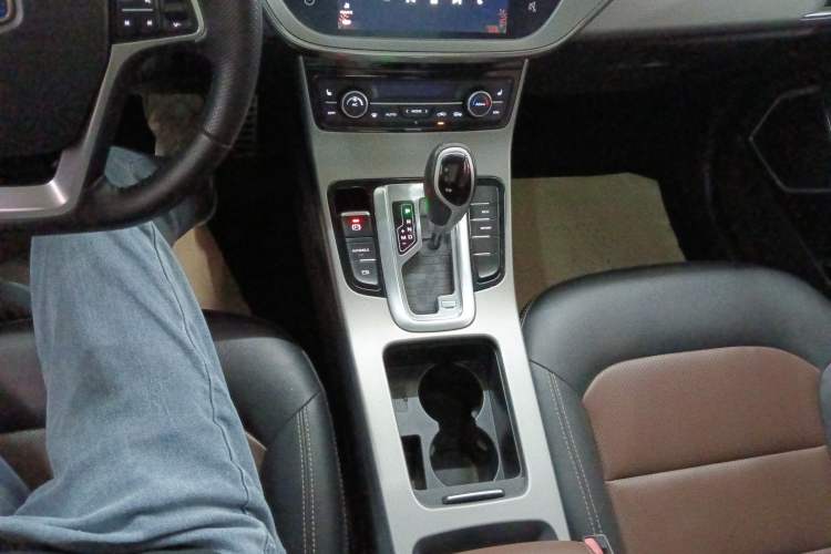 Used Geely Auto Emgrand GS 2018 Lingchao Edition 1.4T Automatic ZhenShang Smart Connectivity Model Gear Lever