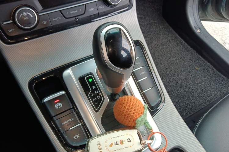 Used Geely Auto Emgrand GS 2018 Sport Edition 1.8L Automatic LingShang Model Gear Lever
