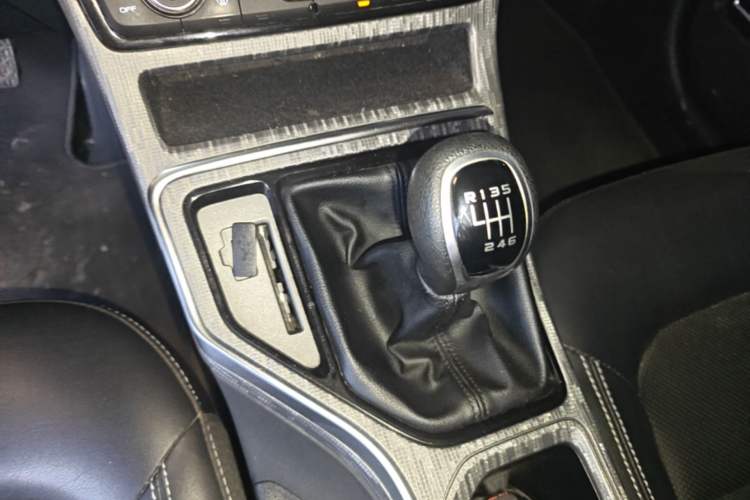 Used Geely Auto Emgrand GS 2018 Elegant Edition 1.8L Manual LingShang Model Gear Lever