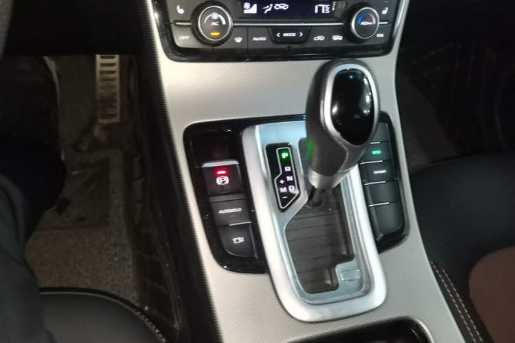 Used Geely Auto Emgrand GS 2018 Lingchao Edition 1.4T Automatic ZhenShang Smart Connectivity Model Gear Lever