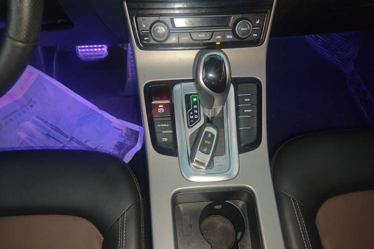 Used Geely Auto Emgrand GS 2018 Sport Edition 1.4T Automatic ZhenShang Model Gear Lever