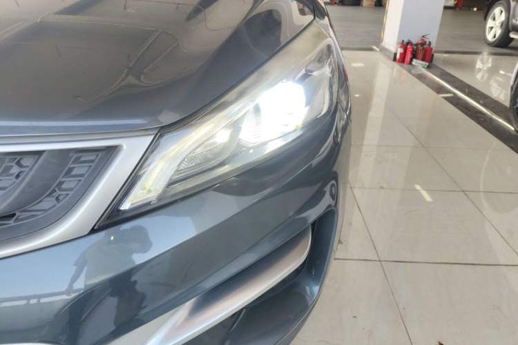 Used Geely Auto Emgrand GS 2018 Sport Edition 1.4T Automatic LingShang Model Left Front Headlight