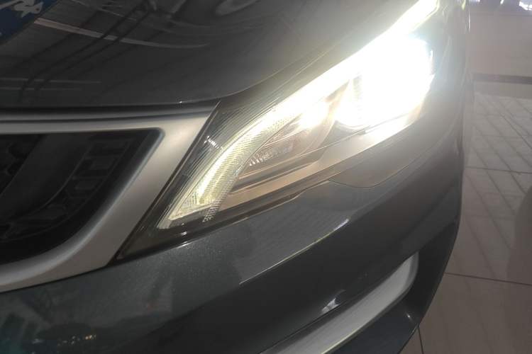 Used Geely Auto Emgrand GS 2018 Sport Edition 1.4T Automatic ZhenShang Model Left Front Headlight