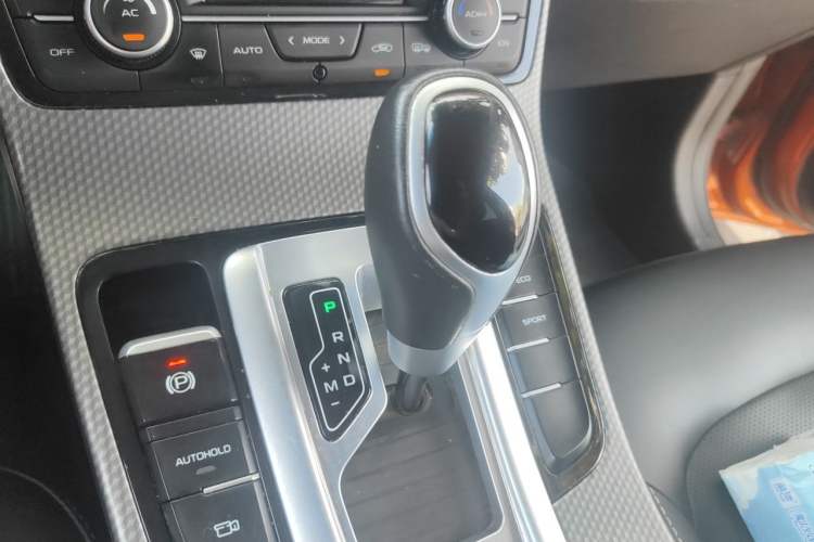 Used Geely Auto Emgrand GS 2018 Elegant Edition 1.8L Automatic LingShang Model Gear Lever