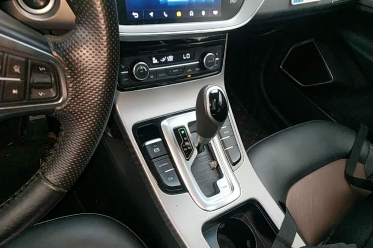 Used Geely Auto Emgrand GS 2018 Sport Edition 1.4T Automatic ZhenShang Model Gear Lever