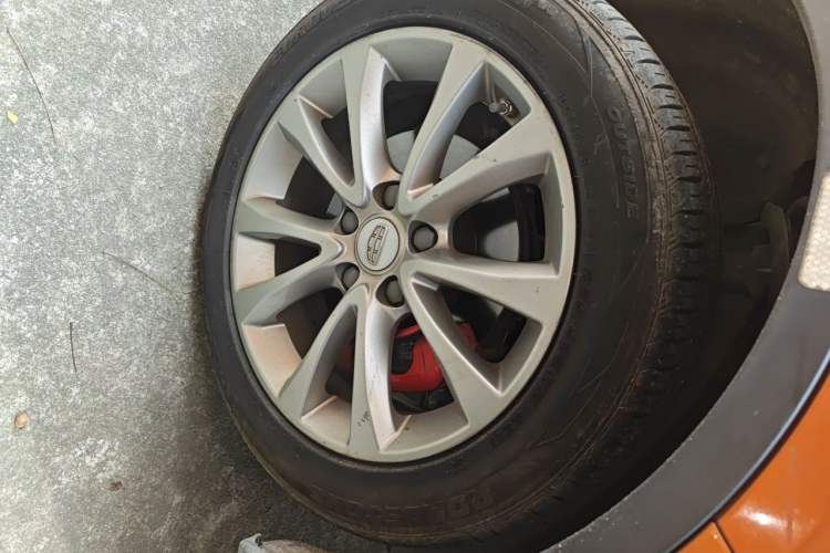 Used Geely Auto Emgrand GS 2018 Sport Edition 1.8L Automatic LingShang Model Right Front Wheel Hub