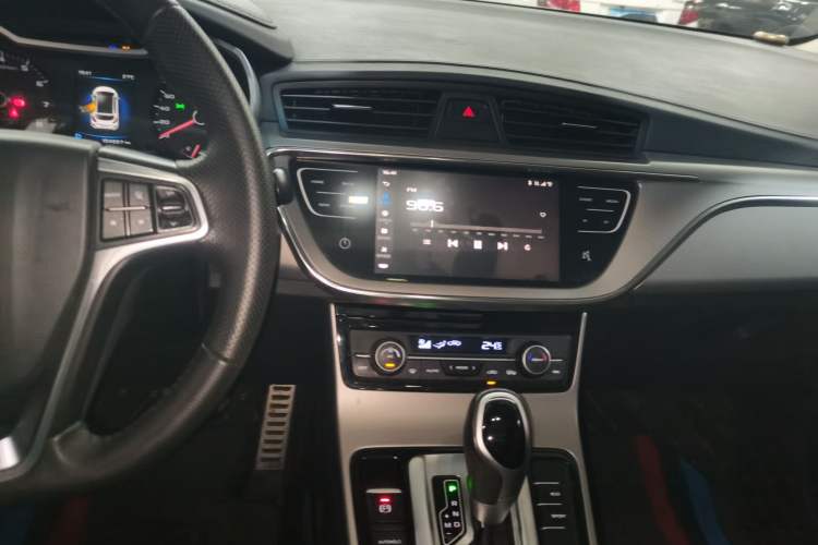 Used Geely Auto Emgrand GS 2018 Lingchao Edition 1.4T Automatic LingShang Smart Connectivity Model Audio And AC Panel