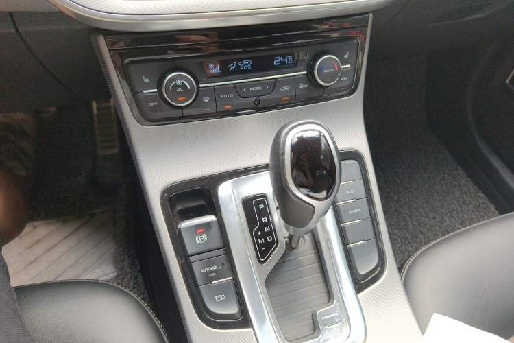 Used Geely Auto Emgrand GS 2018 Lingchao Edition 1.4T Automatic ZhenShang Smart Connectivity Model Gear Lever