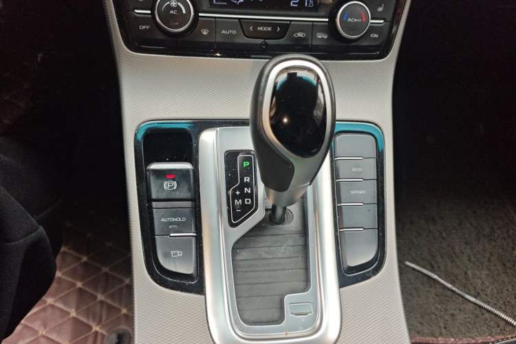 Used Geely Auto Emgrand GS 2018 Sport Edition 1.4T Automatic ZhenShang Model Gear Lever