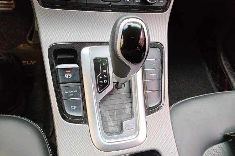 Used Geely Auto Emgrand GS 2018 Elegant Edition 1.8L Automatic LingShang Model Gear Lever