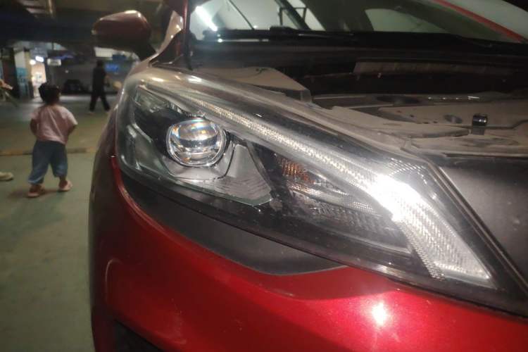 Used Geely Auto Emgrand GS 2018 Lingchao Edition 1.4T Automatic ZhenShang Smart Connectivity Model Right Front Headlight