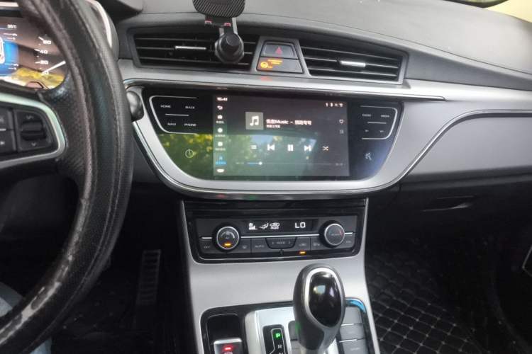 Used Geely Auto Emgrand GS 2018 Lingchao Edition 1.4T Automatic LingShang Smart Connectivity Model Audio And AC Panel