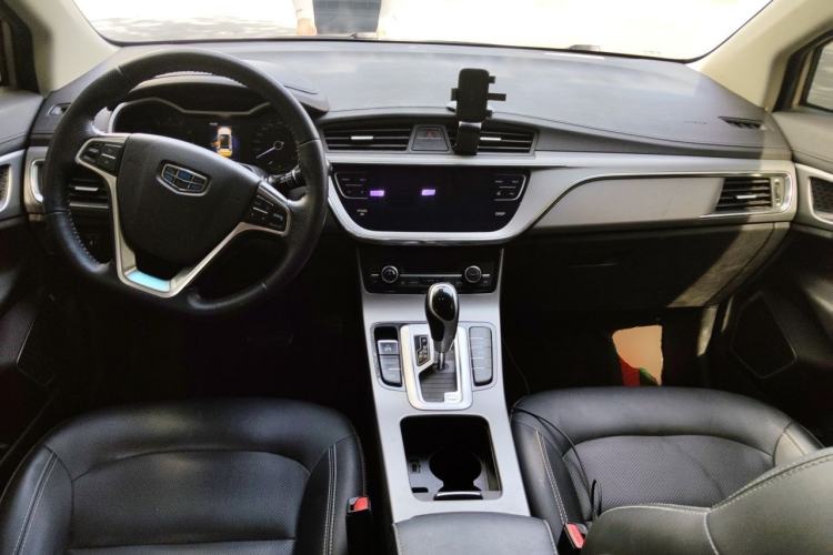 Used Geely Auto Emgrand GS 2018 Sport Edition 1.8L Automatic LingShang Model Center Console