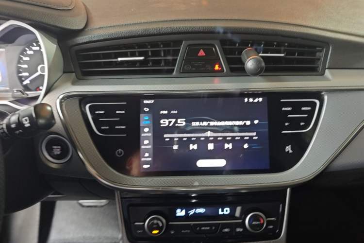Used Geely Auto Emgrand GS 2018 Lingchao Edition 1.4T Automatic LingShang Smart Connectivity Model Audio And AC Panel