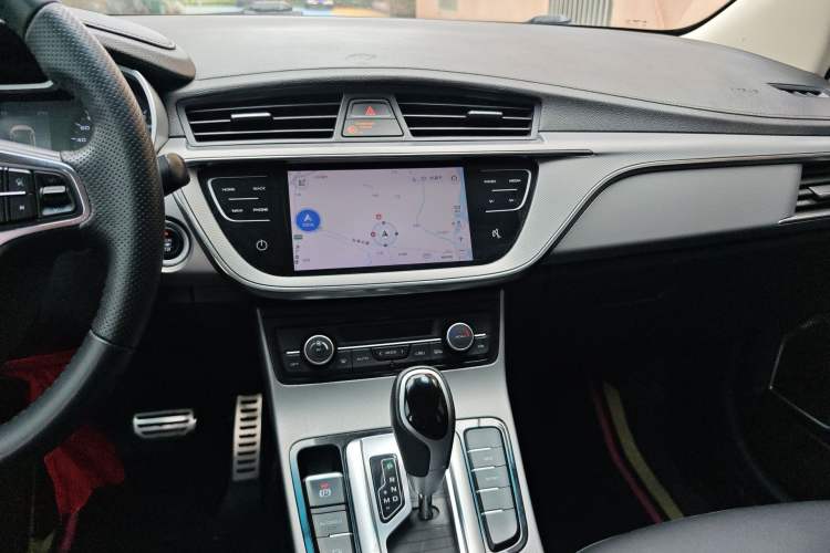 Used Geely Auto Emgrand GS 2018 Lingchao Edition 1.4T Automatic LingShang Smart Connectivity Model Audio And AC Panel