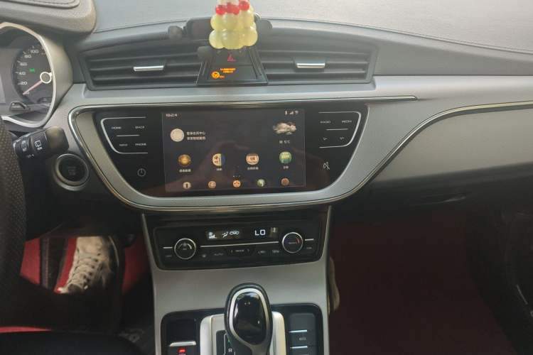 Used Geely Auto Emgrand GS 2018 Lingchao Edition 1.4T Automatic LingShang Smart Connectivity Model Audio And AC Panel