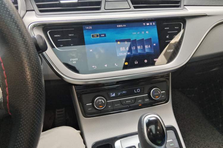 Used Geely Auto Emgrand GS 2018 Sport Edition 1.4T Automatic LingShang Model Audio And AC Panel