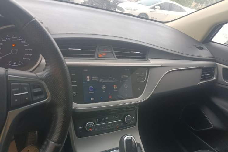 Used Geely Auto Emgrand GS 2018 Lingchao Edition 1.4T Automatic LingShang Smart Connectivity Model Audio And AC Panel