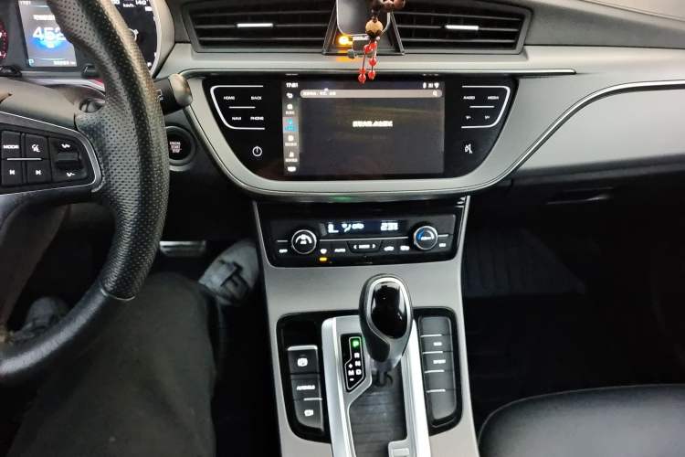 Used Geely Auto Emgrand GS 2018 Lingchao Edition 1.4T Automatic LingShang Smart Connectivity Model Audio And AC Panel