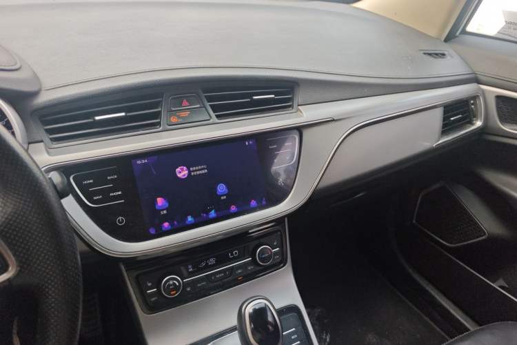 Used Geely Auto Emgrand GS 2018 Lingchao Edition 1.4T Automatic ZhenShang Smart Connectivity Model Audio And AC Panel