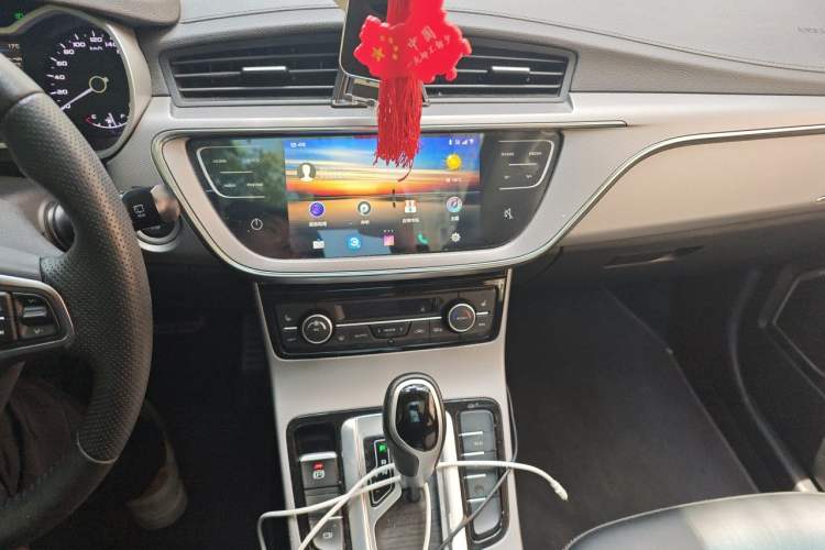 Used Geely Auto Emgrand GS 2018 Lingchao Edition 1.4T Automatic ZhenShang Smart Connectivity Model Audio And AC Panel