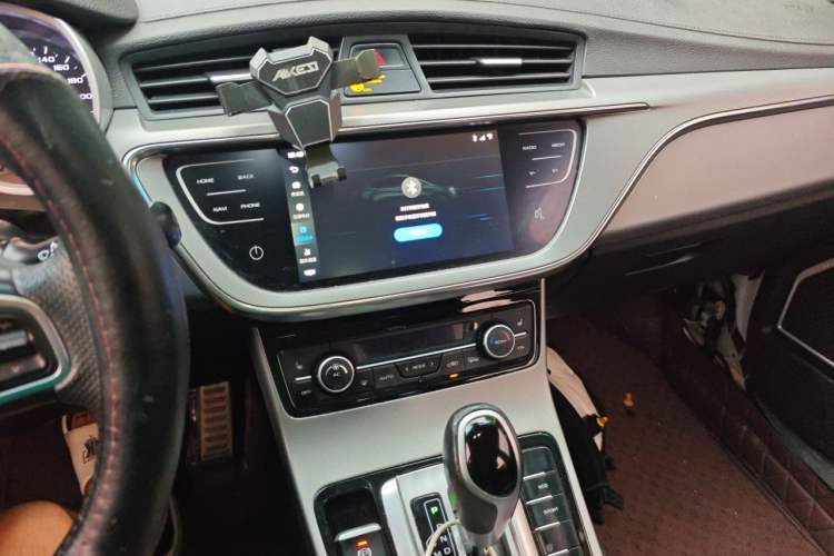 Used Geely Auto Emgrand GS 2018 Lingchao Edition 1.4T Automatic ZhenShang Smart Connectivity Model Audio And AC Panel