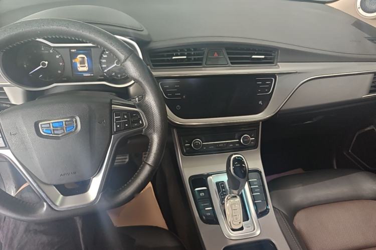 Used Geely Auto Emgrand GS 2018 Lingchao Edition 1.4T Automatic ZhenShang Smart Connectivity Model Center Console