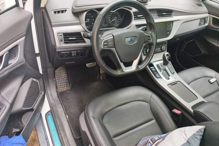 Used Geely Auto Emgrand GS 2018 Sport Edition 1.4T Automatic LingShang Model Center Console