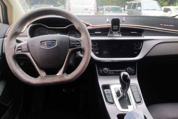 Used Geely Auto Emgrand GS 2018 Sport Edition 1.8L Automatic LingShang Model Center Console